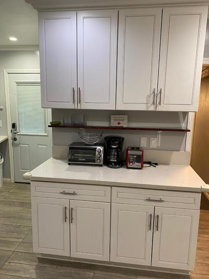 Private Room In La With Free Wifi And Tv With Shared Kitchen 로스앤젤레스 외부 사진