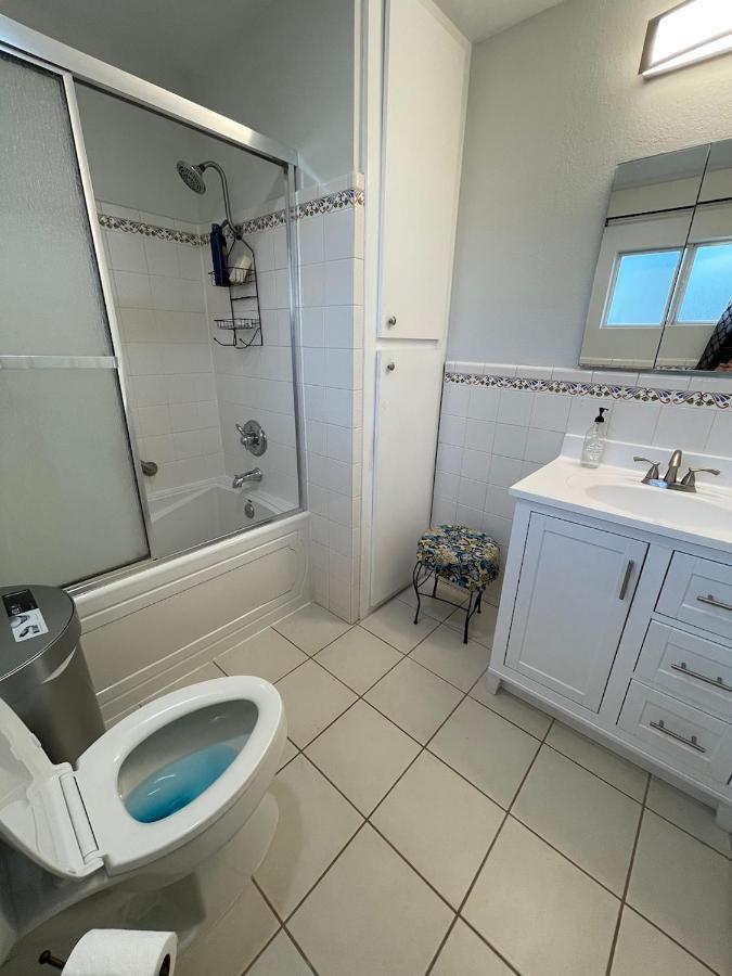 Private Room In La With Free Wifi And Tv With Shared Kitchen 로스앤젤레스 외부 사진