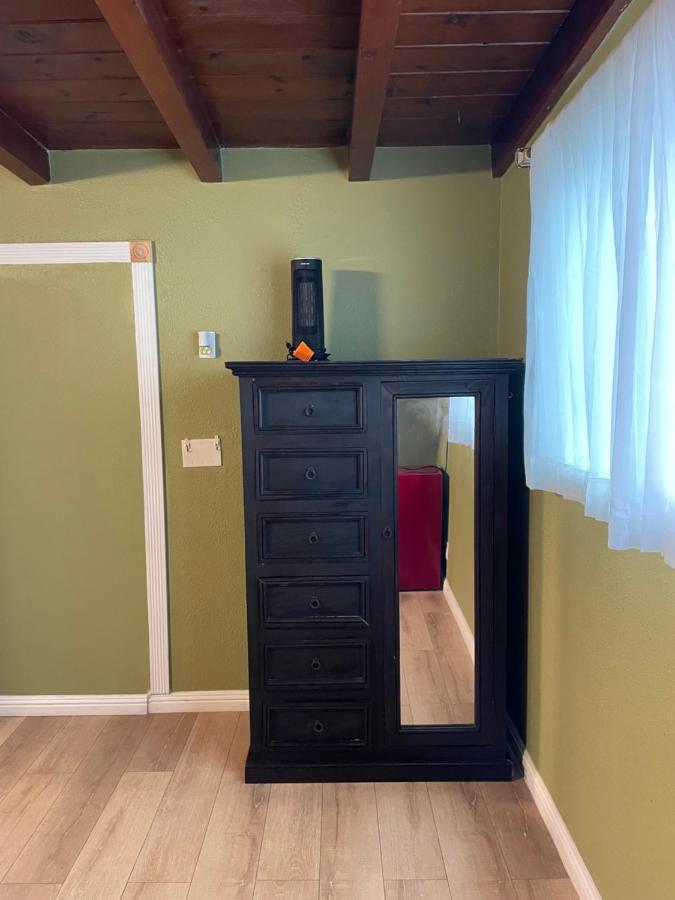 Private Room In La With Free Wifi And Tv With Shared Kitchen 로스앤젤레스 외부 사진