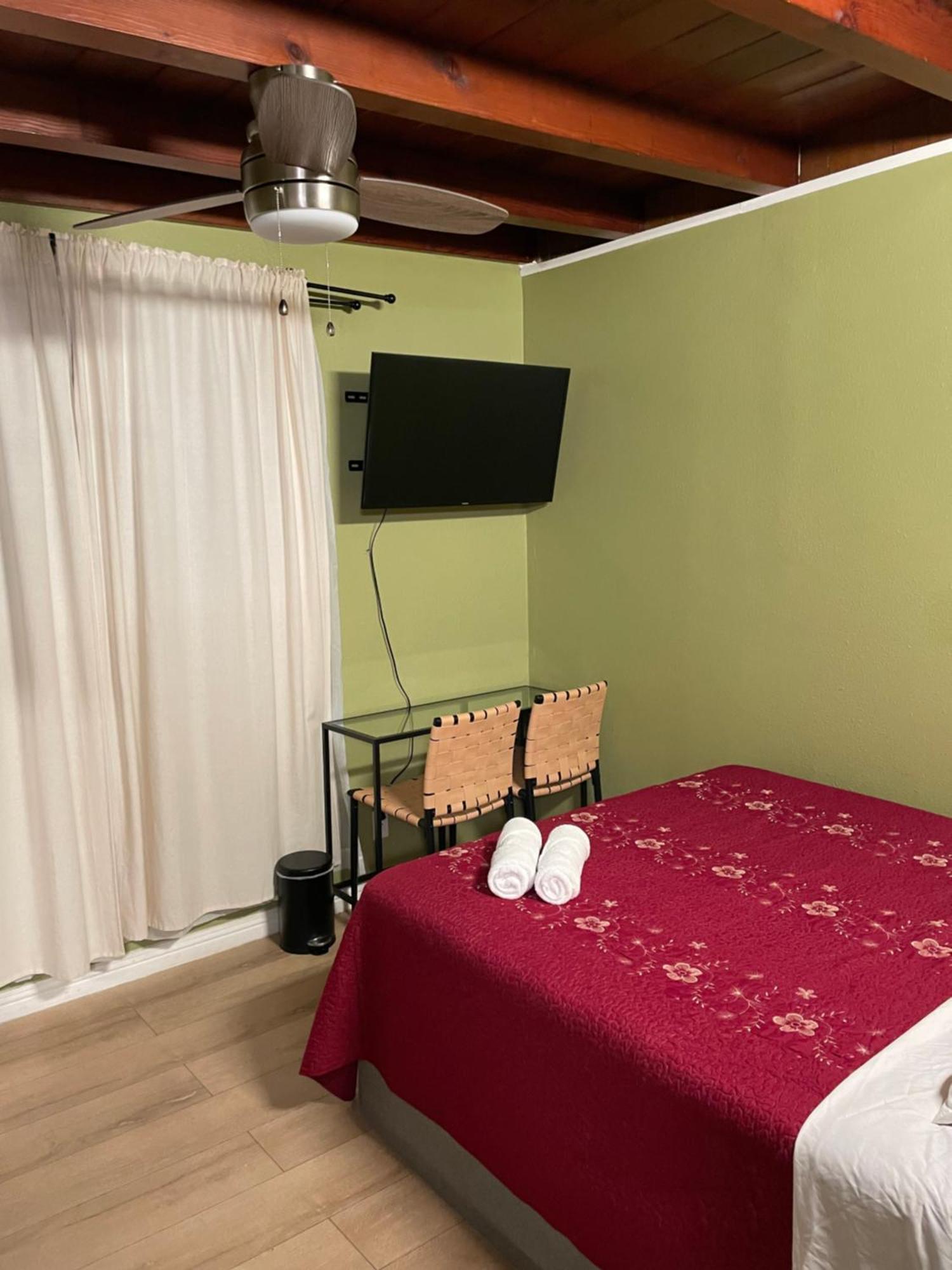 Private Room In La With Free Wifi And Tv With Shared Kitchen 로스앤젤레스 외부 사진