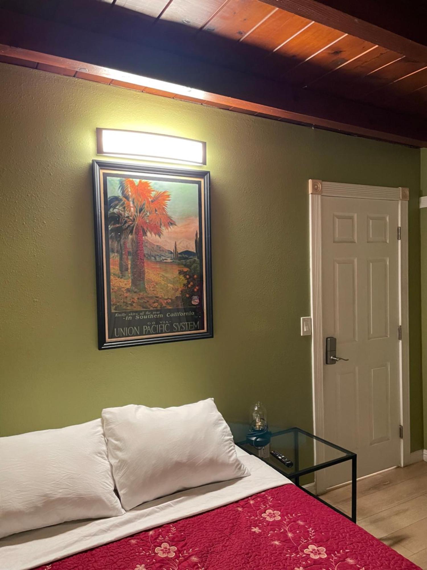 Private Room In La With Free Wifi And Tv With Shared Kitchen 로스앤젤레스 외부 사진