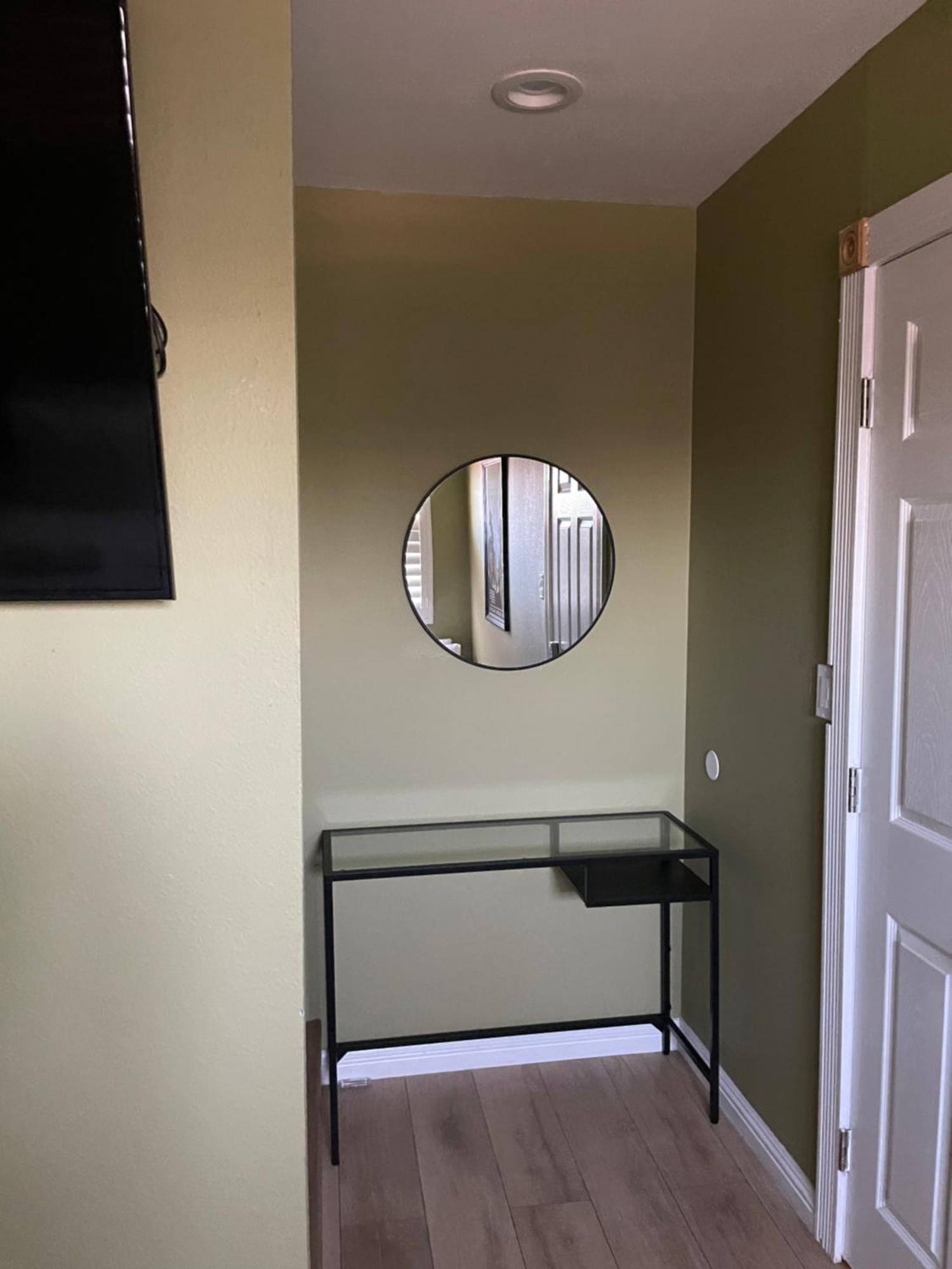 Private Room In La With Free Wifi And Tv With Shared Kitchen 로스앤젤레스 외부 사진