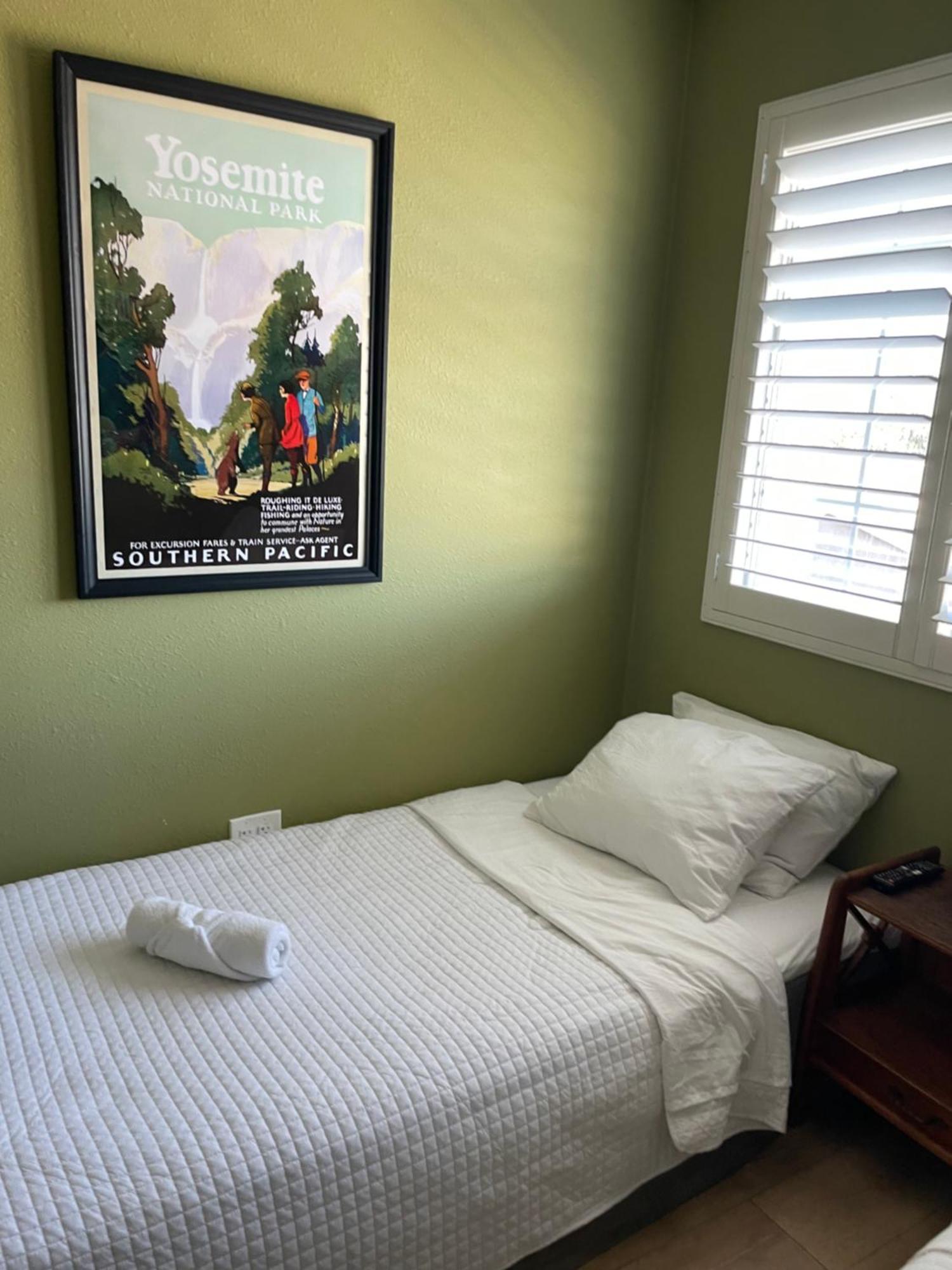 Private Room In La With Free Wifi And Tv With Shared Kitchen 로스앤젤레스 외부 사진